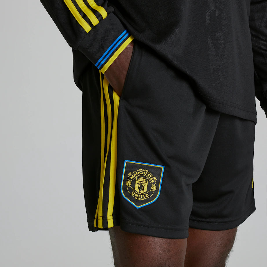 MANCHESTER UNITED 25-26 THIRD SHORTS