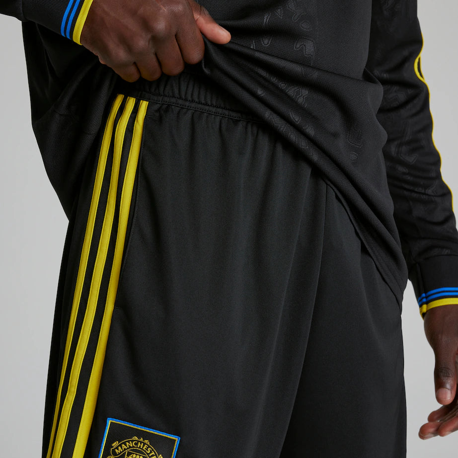 MANCHESTER UNITED 25-26 THIRD SHORTS