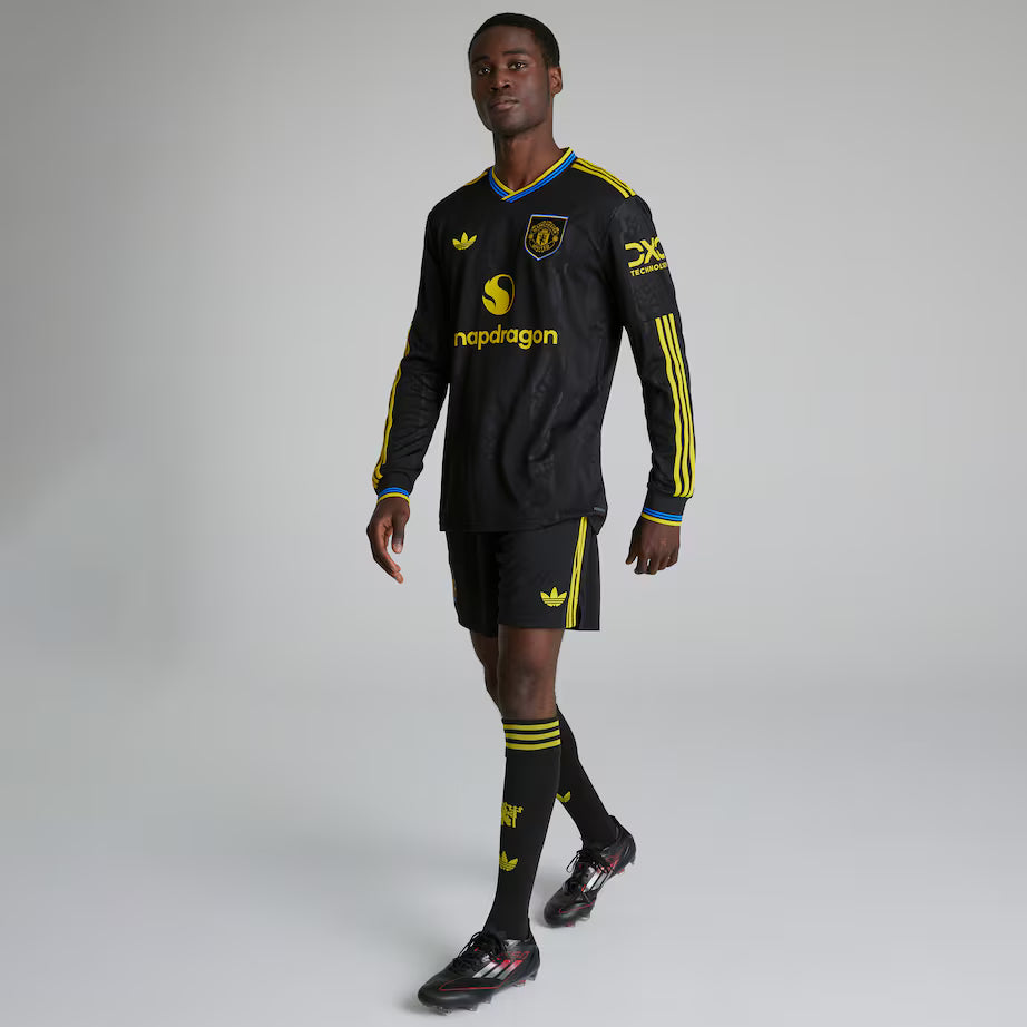 MANCHESTER UNITED 25-26 THIRD SHORTS